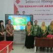 Foto -Sekretaris Dinas Pendidikan Kotamobagu Asna Pasambunan M Pd ( empat dari kanan) dan Kepsek SMP Negeri 1 Manado Rahman Manggopa S.Pd.M Pd (tiga dari kiri) saat studi tiru di SMP Negeri 1 Manado Kamis (23/7/26)
