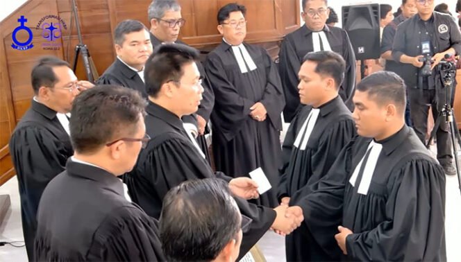 
Ephorus HKBP Pusat Resmikan Kantor Distrik Kisaran Barat dan Menahbiskan 62 Pendeta di Asahan