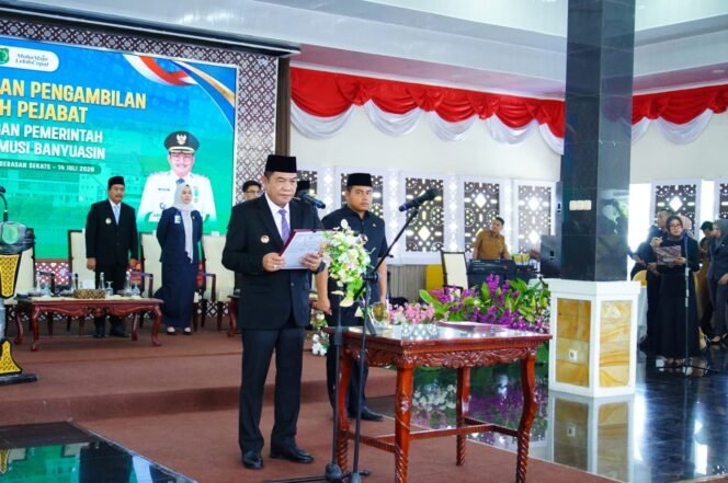 
Perkuat Tata Kelola Pemerintahan,Bupati Muba Lantik Pejabat dan Kukuhkan Nomenklatur Baru