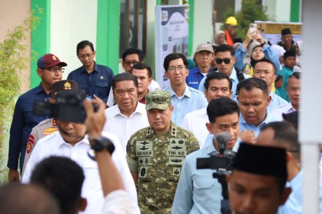 
Kodam XIX Tuanku Tambusai Kawal Kunjungan Wakil Presiden Gibran di Rokan Hilir, Tinjau Percepatan Renovasi Sekolah