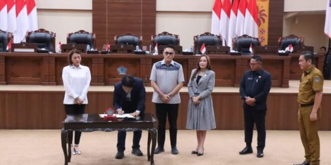 
DPRD Sulut Gelar Paripurna Internal, Tetapkan Usul Prakarsa DPRD Terhadap Ranperda Pemberdayaan Perempuan dan Perlindungan Anak