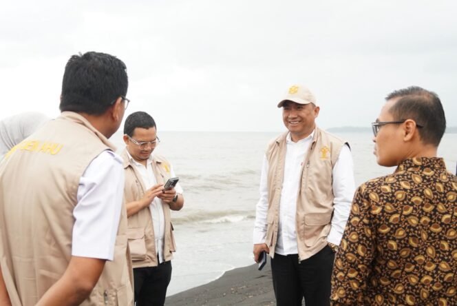 
Sudarsono Hadiri Penyerahan SK Penegasan Kewarganegaraan di Kota Bitung
