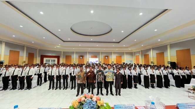 
Wakil Bupati Aditya Pontoh Tutup Pelatihan Dasar CPNS Angkatan XII Kabupaten Bolmong Utara Tahun 2026