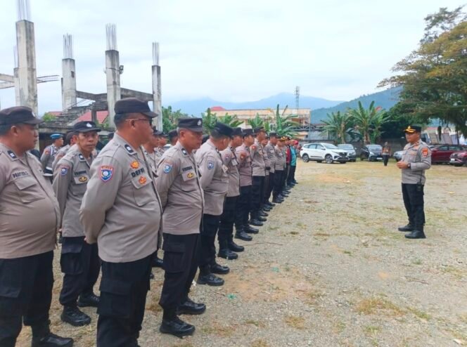 
Apel Kesiapan Pengamanan Penutupan Sidang Sinode Am XXVI, Kabag Ops Polres Palopo Tekankan Pengamanan Maksimal Dan Sinergi Dengan Panitia