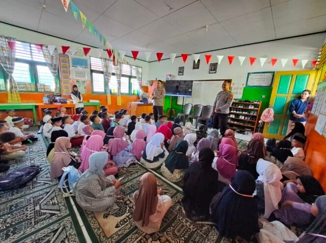 
Polres Tator Gelar Binluh, Bekali Pelajar Dengan Edukasi Kamtibmas