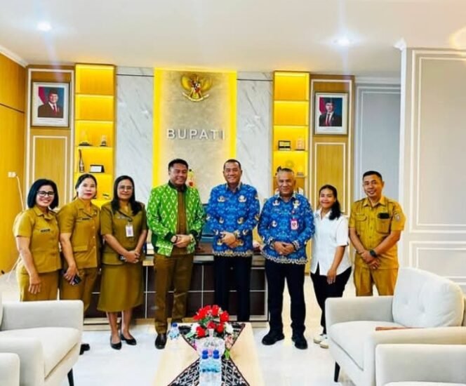 
Bupati Paulus Henuk Rapat Persiapan Peningkatan Kompetensi Pendidik dan Bahas Pengisian Jabatan Kosong