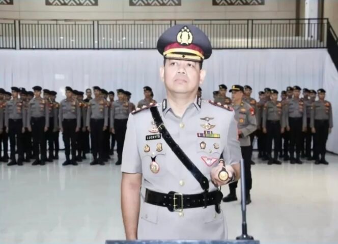 
Kapolda Sulsel Pimpin Sertijab, Kapolres Bulukumba Resmi Dijabat AKBP Stephanus Luckyto Andry Wicaksono