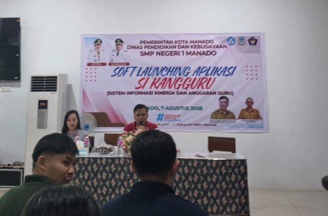 
Foto - Kadis Dikbud Manado Peter Assa ST M.Sc.Ph.D ( Kanan)