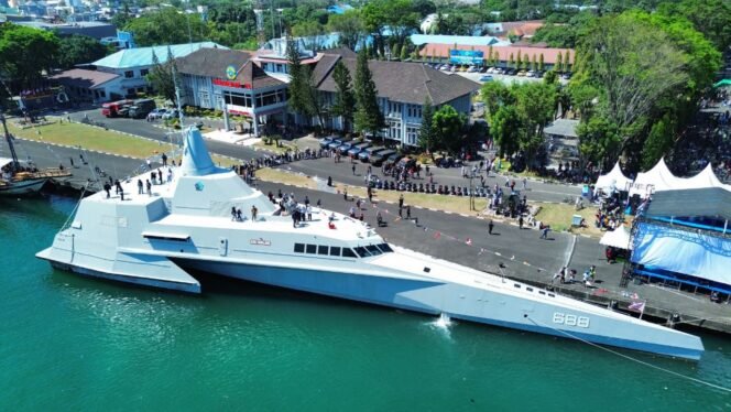 
KRI GOLOK-688 DUKUNG NAVAL BASE OPEN DAY (NBOD) 2026 DI KODAERAL VI MAKASSAR