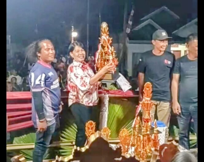 
Ichal Rumochoy Antar SDN 1 Mundung Juara Umum Drum Band, SMPN 3 Tombatu Juara 2