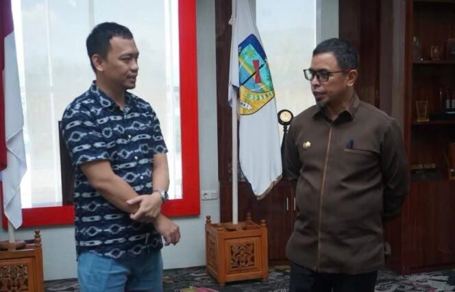 
Bupati Sirajudin Lasena Merestui dr. Reza Goma Melanjutkan Studi Dokter Spesial Jantung