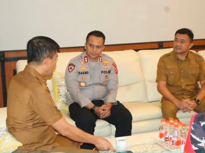 
Pererat Sinergitas, Kapolres Konsel AKBP Daeng Riandika Mahardani Laksanakan Kunjungan Silaturahmi Ke Pemkab Konsel