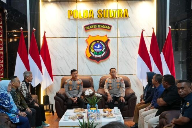 
KPU Dan Bawaslu Sultra Audiensi Ke Polda, Apresiasi Sentra Gakkumdu Raih Penghargaan Nasional