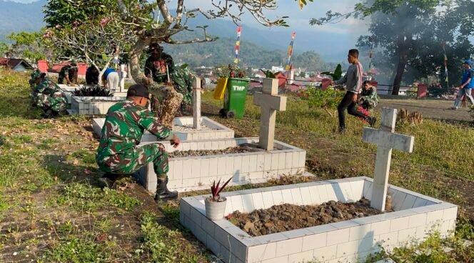
Sambut HUT Kemerdekaan RI Ke-81, Personil Kodim 1414/Tator Bersama Aparat Gabungan Melaksanakan Kegiatan Pembersihan TMP Buntu Lepong