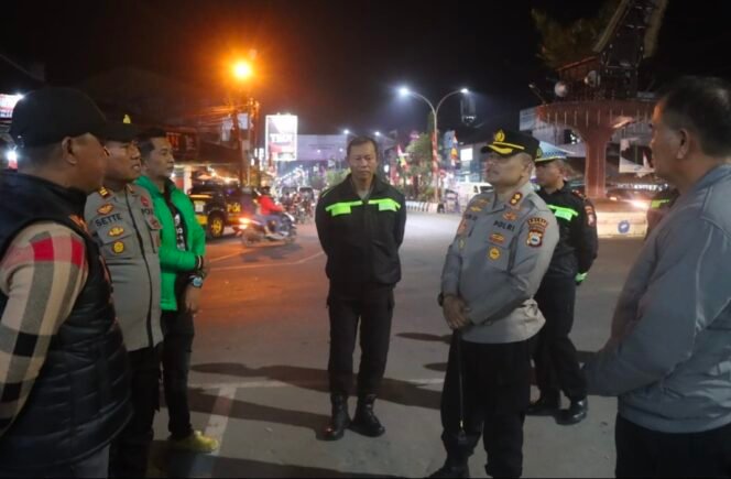 
Kapolres Torut Pimpin Patroli Gabungan, Polisi Sisir Titik Rawan Kamtibmas
