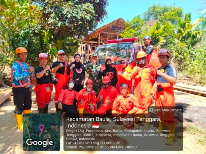 
Kebakaran Lahan, Babinsa Koramil 1412-02/Wundulakodan BPBD Kolaka Padamkan Api