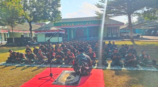 
Hadapi Kemarau Panjang, Kodim 1417/Kendari Gelar Sholat Istisqa Cegah Karhutla