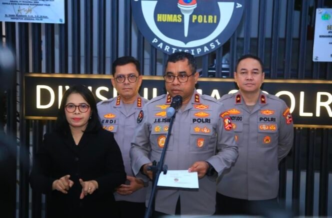 
Mutasi 424 Pati dan Pamen Polri, Sejumlah Jabatan Strategis Berganti