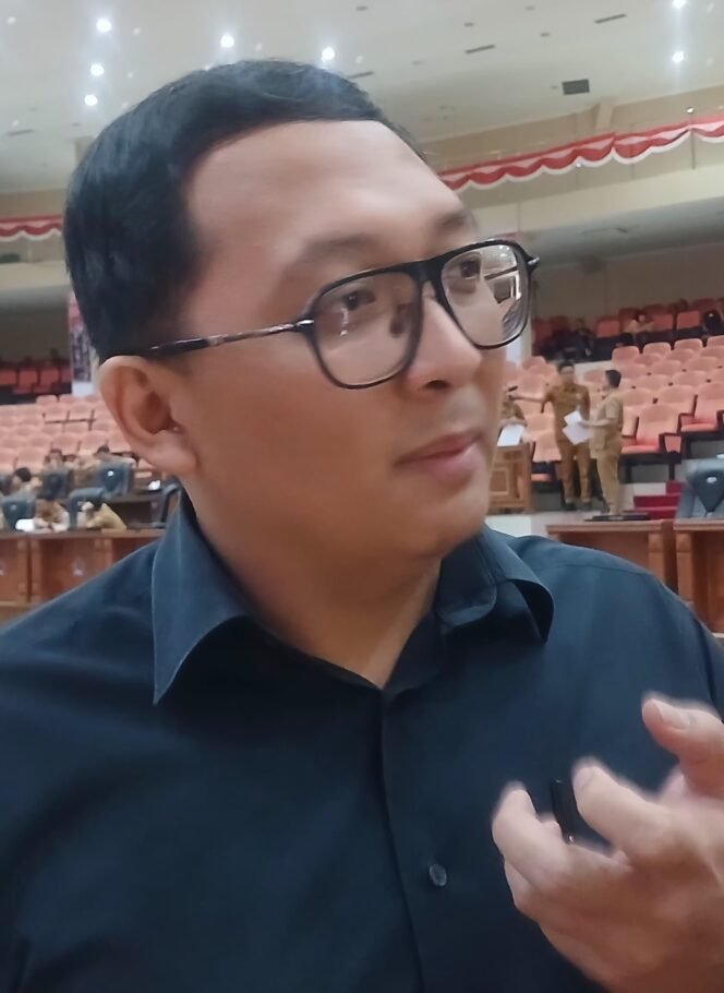 
Piere Makisanti Soroti Bantuan Bencana 750 Juta ke NTT. Pemerintah Prioritas Bencana Luar Daerah Ketimbang Bencana Dalam Daerah