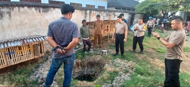 
Tinjau Lokasi Kekeringan, Kapolres Palopo Siapkan Sumur Bor di Temmalebba