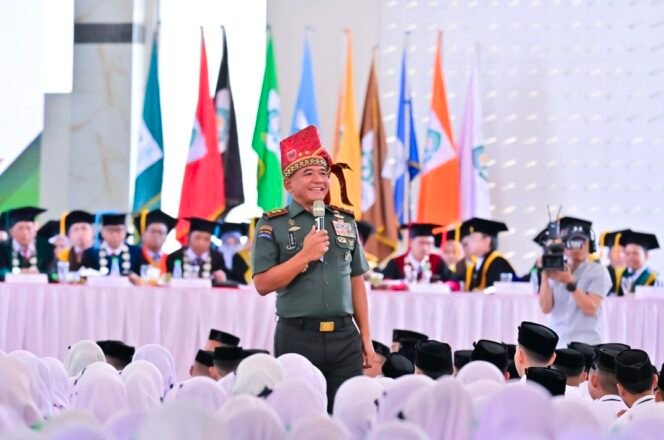 
Pangdam XIV/Hasanuddin Ajak Maba UIN Alauddin Bangun Karakter Menuju Indonesia Emas 2045