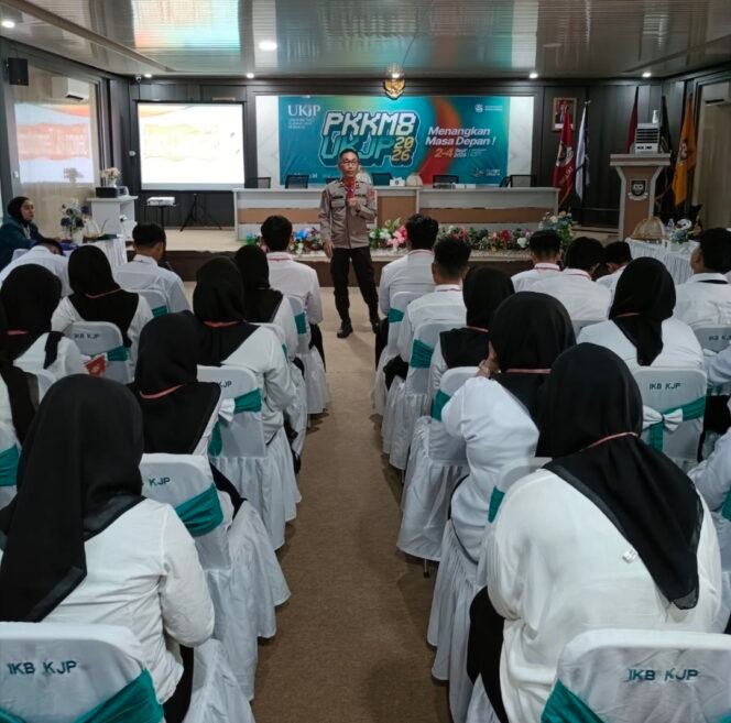 
Berikan Binluh Hukum, Polres Palopo Ajak 150 Mahasiswa Waspadai Intoleransi dan Radikalisme
