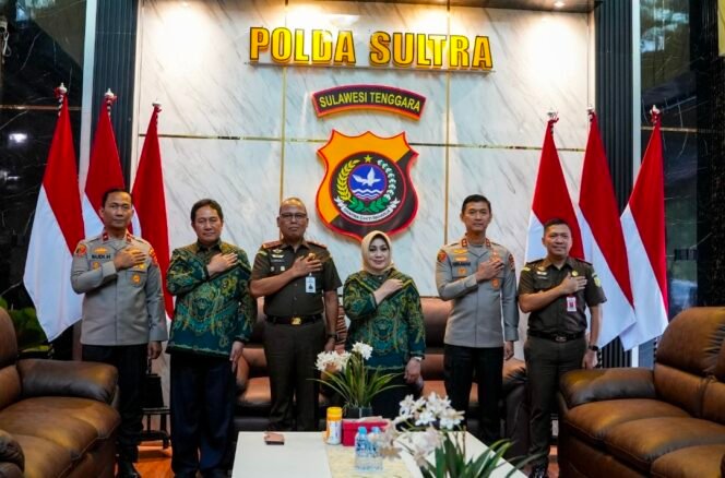 
Polda Sultra, Kejati dan Pengadilan Tinggi Satukan Langkah Hadapi KUHP-KUHAP Baru