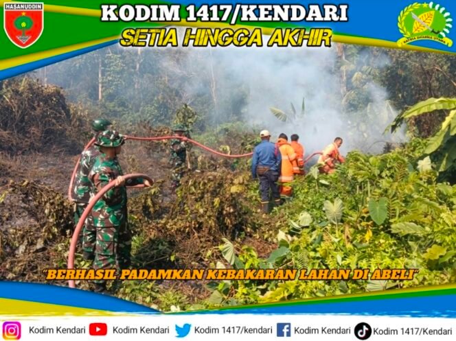 
Cegah Api Meluas, Babinsa Koramil 1417-11/Poasia, Damkar dan Warga Padamkan Kebakaran Lahan di Abeli