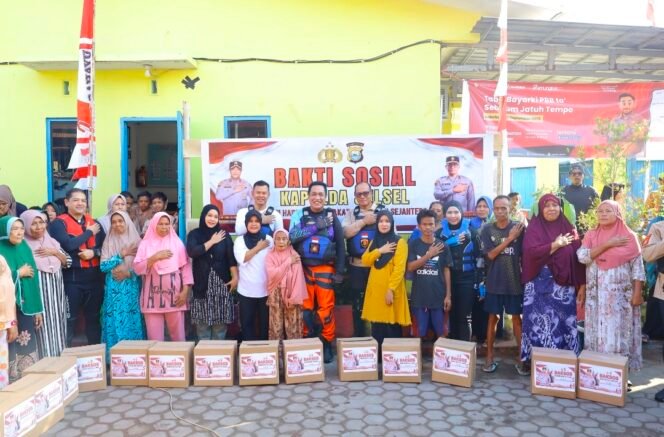 
Peringati HUT ke-78 Polwan, Kapolda Sulsel Patroli Perairan hingga Baksos di Pulau Barrang Lompo