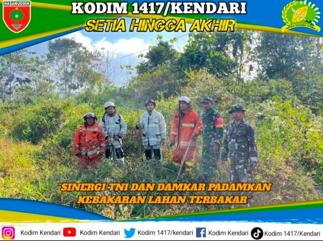 
Babinsa dan Damkar Bergerak Cepat Padamkan Kebakaran Lahan Kosong di Konsel