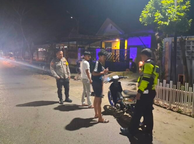 
Patroli Biru Polsek Wara Sasar Titik Rawan, Jaga Keamanan Warga