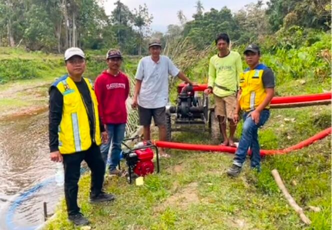 
BWS Sulawesi IV Kendari Salurkan Dua Pompa Alkon untuk Petani Mowewe