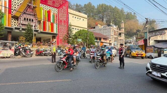 
Polres Tator Atur Lalu Lintas, Utamakan Keselamatan Pengguna Jalan