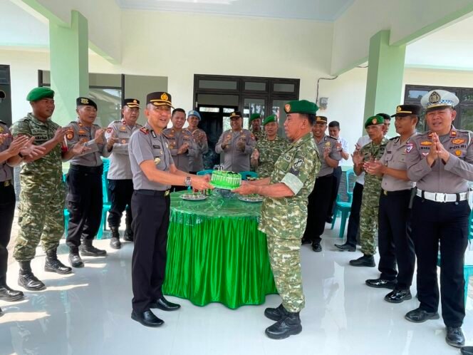 
Polres Bolmong Utara Berikan Kejutan HUT ke-81 TNI