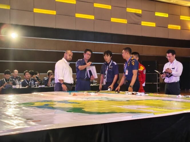 
Tiga Negara Gelar Latihan Penanggulangan Pencemaran Laut di Kota Bitung