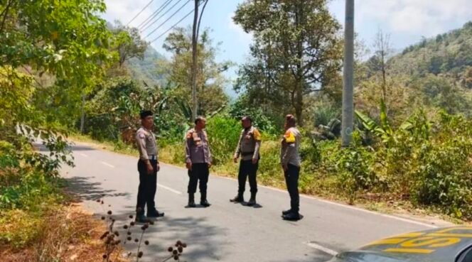 
Pantau Karhutla Poros Bonglo, Polsek Wara Imbau Warga Waspadai Titik Api