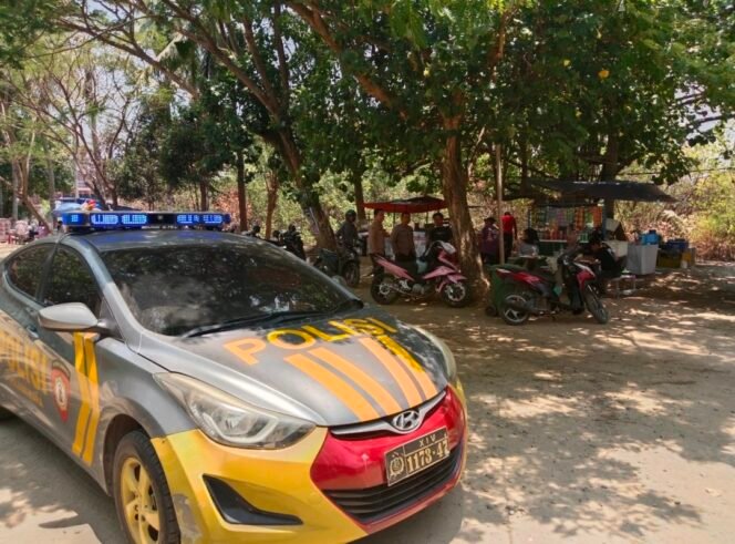 
Patroli Biru Polsek Wara, Polisi Imbau Pengunjung Pantai Labombo Jaga Keselamatan