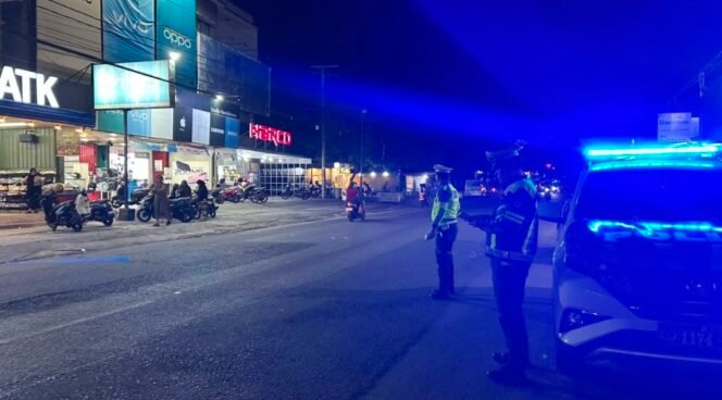 
Gelar Patroli Biru, Satlantas Polres Palopo Jaga Kelancaran Lalu Lintas Malam Minggu
