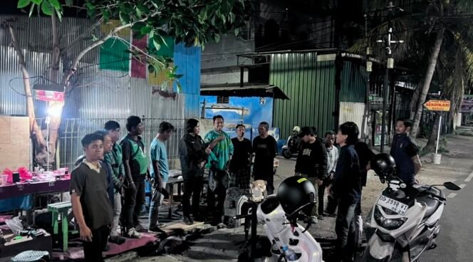 
Patroli Dialogis Dini Hari, Polda Sulsel Imbau Anak Muda Jaga Kamtibmas