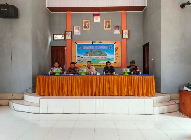 
Dukung Kesejahteraan Masyarakat, Babinsa Koramil 1417-04/Lainea Hadiri Musdes Perubahan APBDes dan Rembuk Stunting di Aoreo
