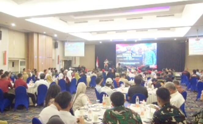 
Gelar Komsos di Makassar, Kaster TNI Bersama Ormas, LSM dan Mitra Kerja Bahas Kamtib dan Kemajuan Daerah