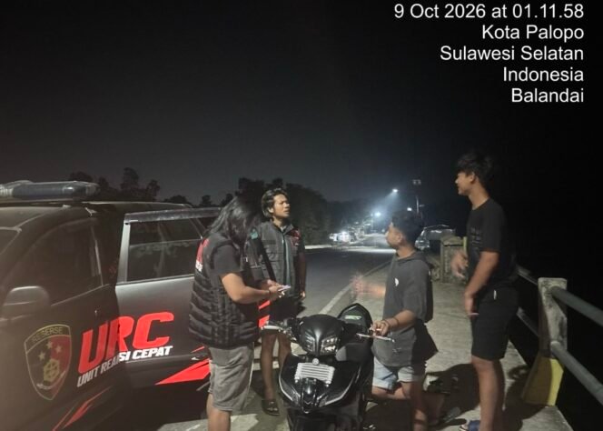 
Cegah Aksi Kriminalitas, Tim URC Resmob Polres Palopo Sisir Pelabuhan Tanjung Ringgit