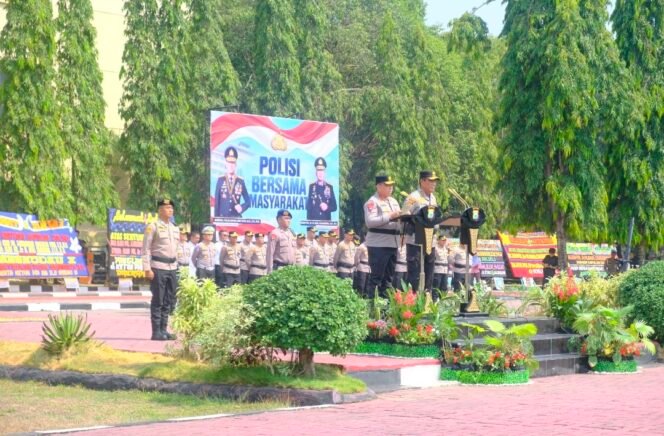 
Upacara Serah Terima Pataka Pallawa Lipu, Irjen Pol. Dr. M. Awal Chairuddin Mulai Pimpin Polda Sulsel