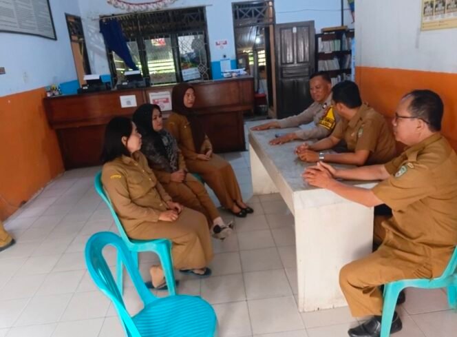 
Bhabinkamtibmas Kelurahan Lagaligo Koordinasikan Bantuan Air Bersih bagi Warga Terdampak Kemarau