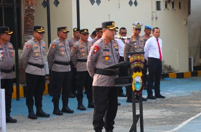 
Antisipasi Peningkatan Aksi Unras, Kapolres Palopo Pimpin Apel Siaga Personel