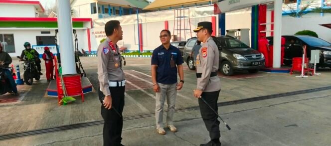 
Cegah Kemacetan, Kapolres Tator Pantau Ganjil Genap di SPBU Kasimpo