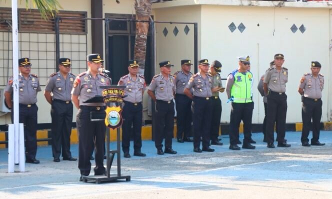 
Tekankan Kesiapan Kunker Kapolda Sulsel dan Patroli Kamtibmas, Kapolres Palopo Pimpin Apel Jam Pimpinan