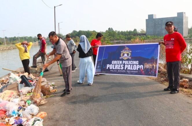 
Green Policing, Kapolres Palopo Ajak Masyarakat Bersihkan Pesisir Taman Lopi