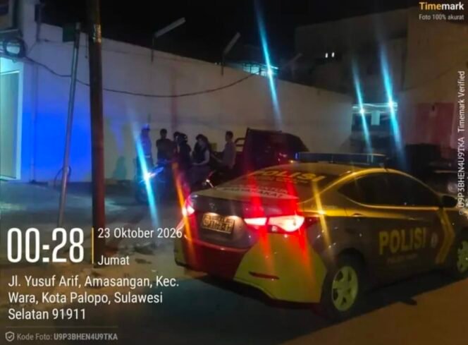 
Sisir Titik Kerawanan, Polsek Wara Gelar Patroli Biru di Pusat Kota Palopo