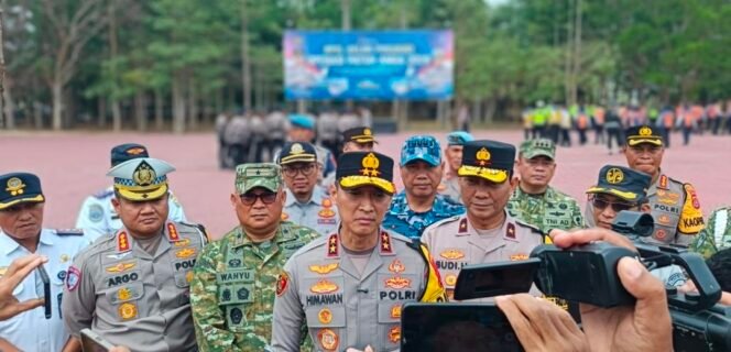 
 Kapolda Sultra Pimpin Apel Gelar Pasukan Operasi Patuh Anoa 2026, Libatkan 324 Personel Gabungan